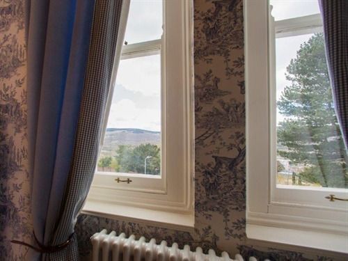 James' Place At Brynawel Guest house 4*